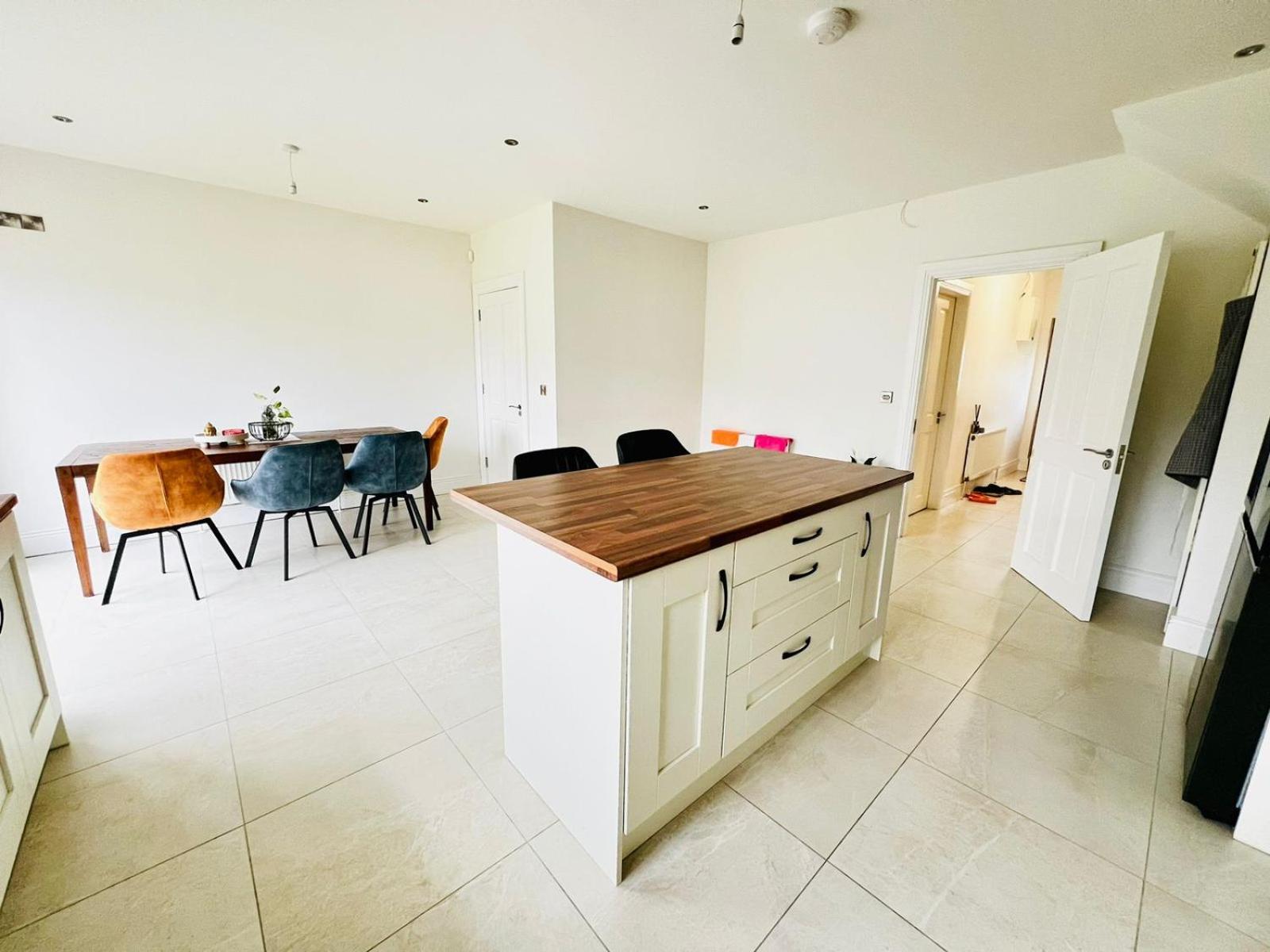 Room In Limerick Exterior photo